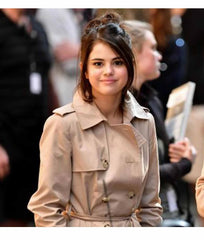 SelenaGomezARainyDayinNewYorkLongCoat_7