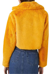 SelenaGomezMabelMoraOnlyMurdersInTheBuildingYellowFurJacket_4