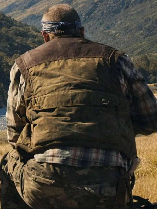 Heart of the Beast 2026 Brad Pitt Brown Vest
