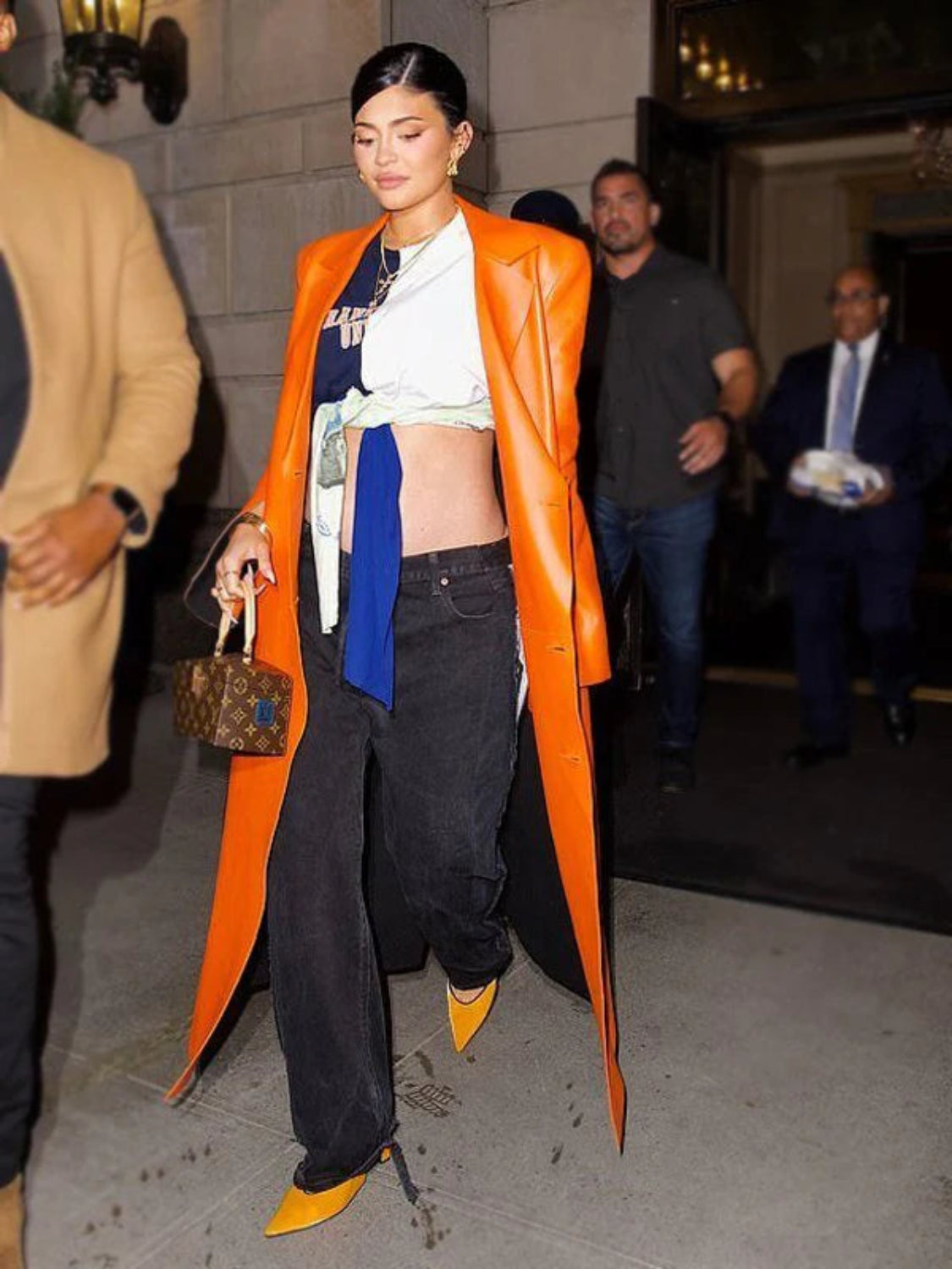 KylieJennerOrangeLeatherLongCoat_1