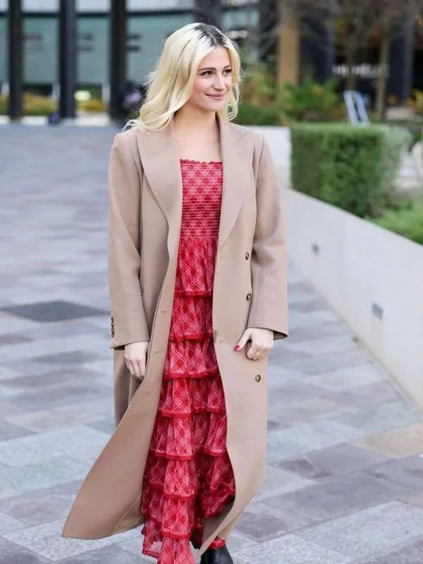 Pixie Lott 2025 Beige Long Coat
