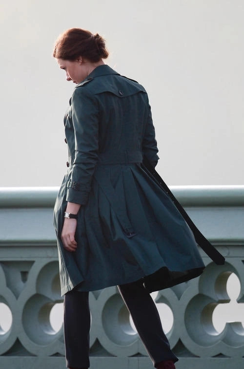 RebeccaFergusonMissionImpossible5LongCoat_3