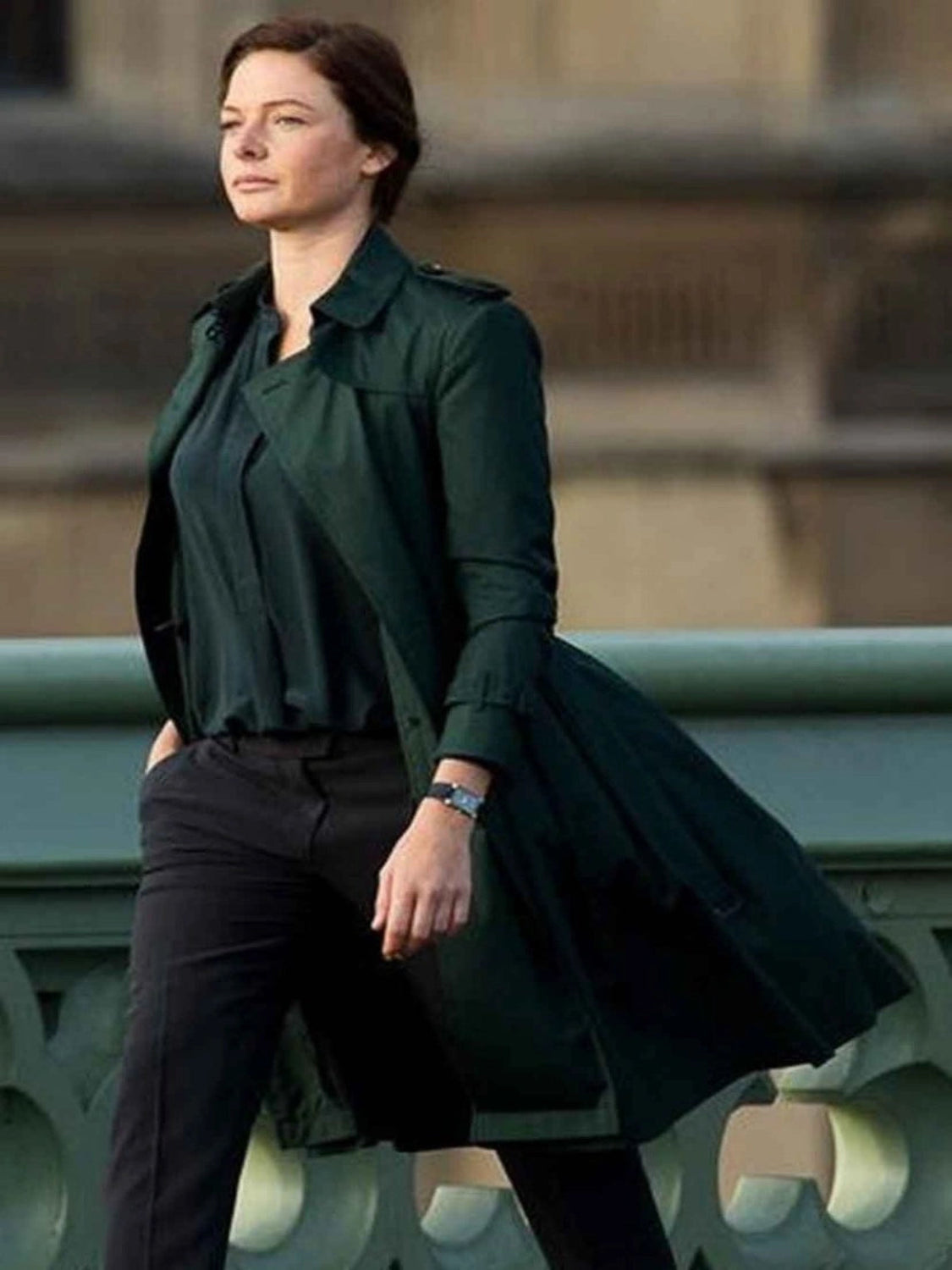 RebeccaFergusonMissionImpossible5LongCoat_4